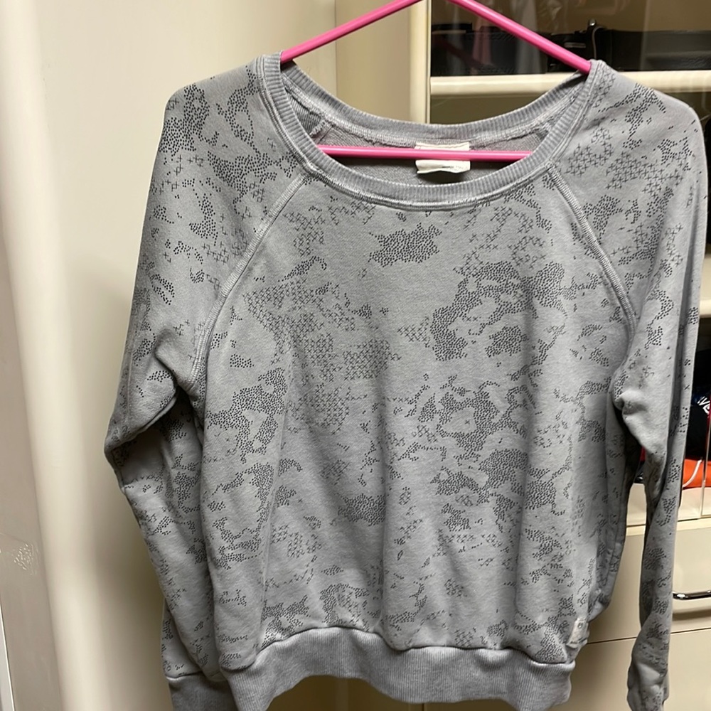 Grey sweatshirt